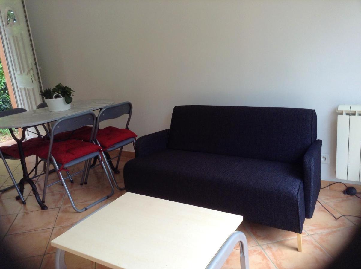 Charmant Appartement A Le Muy Avec Terrasse Et Jardin 外观 照片
