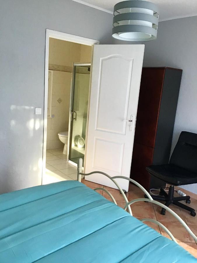 Charmant Appartement A Le Muy Avec Terrasse Et Jardin 外观 照片