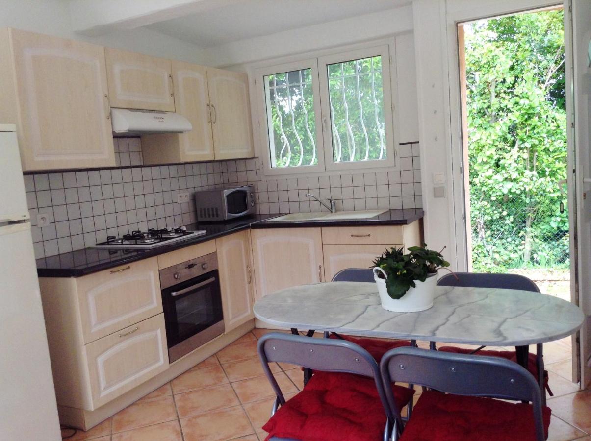 Charmant Appartement A Le Muy Avec Terrasse Et Jardin 外观 照片